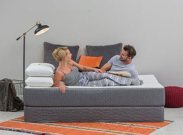 Ghostbed-mattress---couple-in-bed