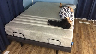 trying-out-a-mattress---Sleep-Number